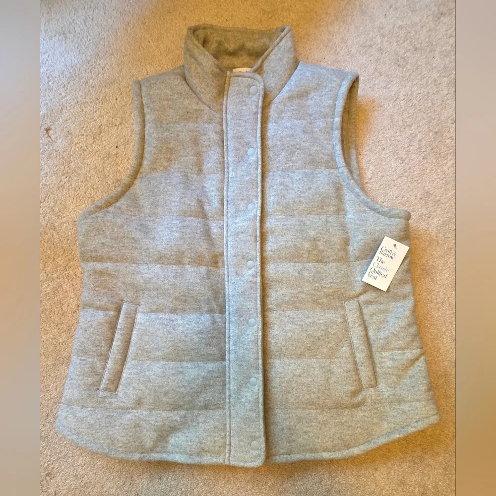 Croft &‎ Barrow Women's Gray Quilted Vest - Picture 2 of 10